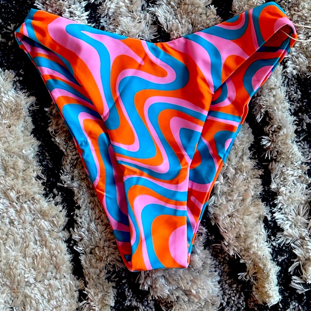 AURELLE SWIM